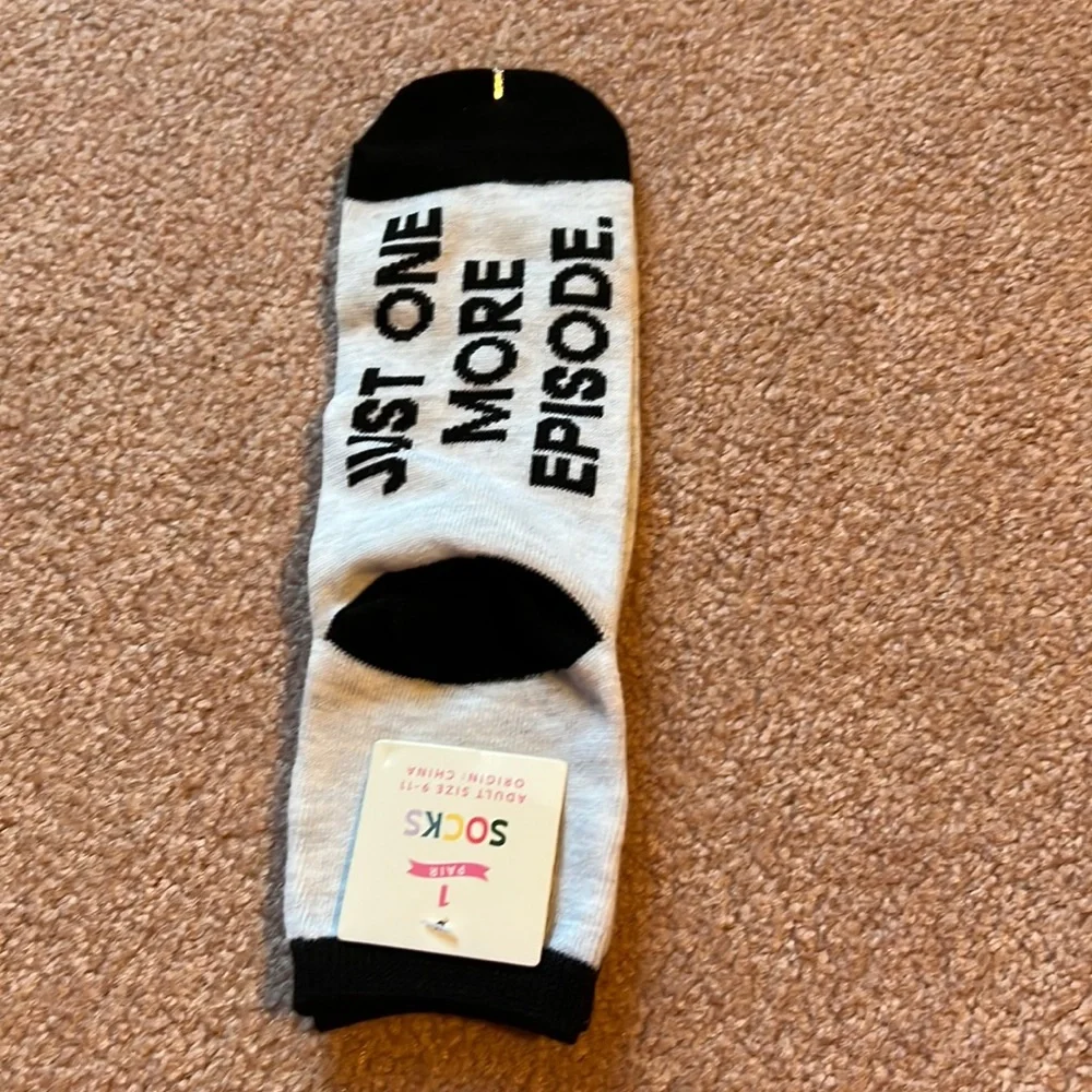 NWT “Just One More Episode.” Tube Socks (Sz9-11)
